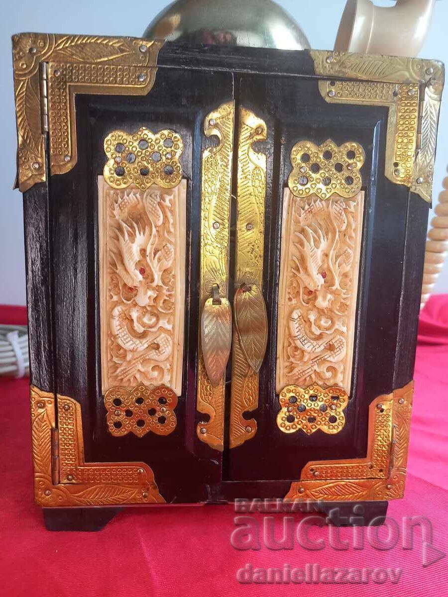 Licitație Telefon vechi unic, stil Mandarin, Dragoni, anii 1960