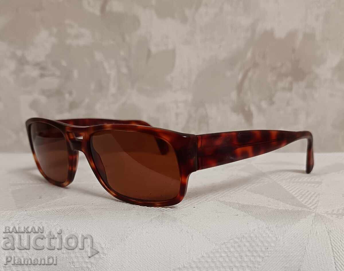 Ochelari de soare Giorgio Armani cu preț € 20.00 | 39.12 BGN
