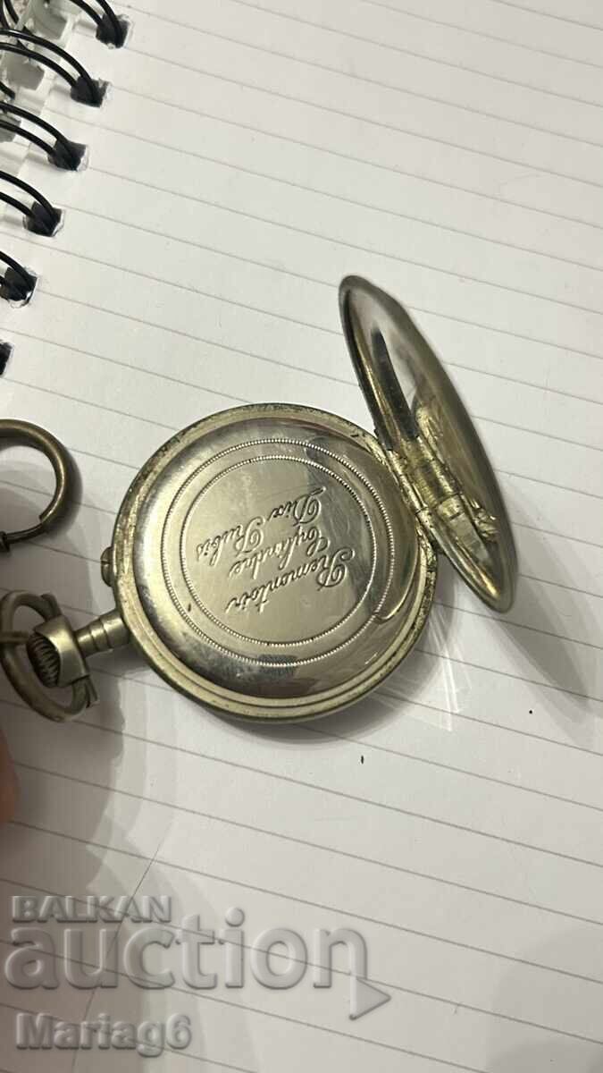 Livrarea Ceas de buzunar din argint cu cheiță, nu funcționează