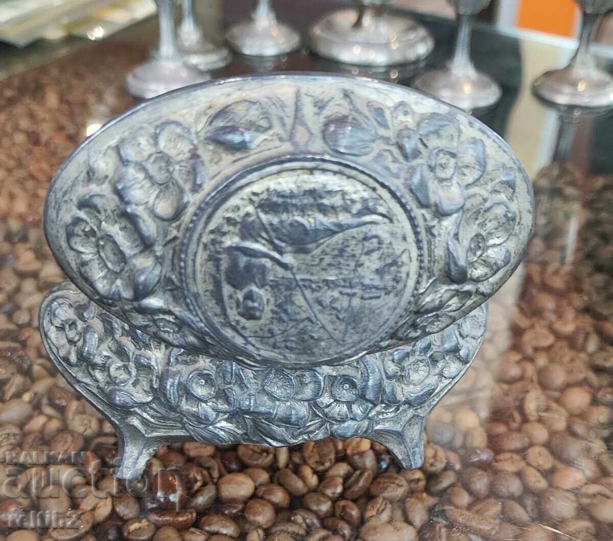 Livrarea Cutie de bijuterii din metal