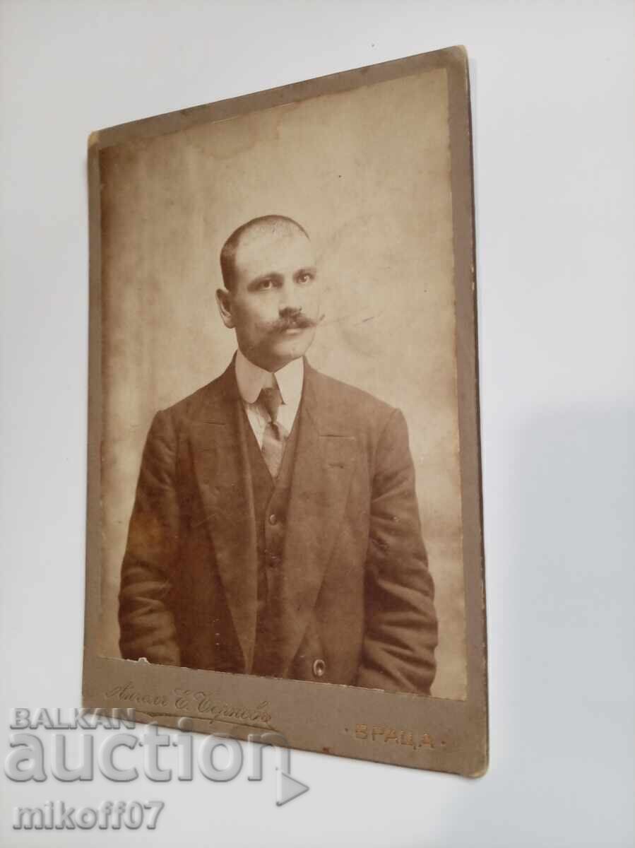 Fotografie pe carton, fotografie Angel Chernev, Vrața