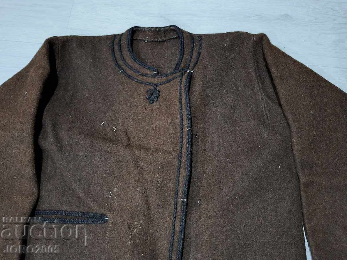 Mare anterie bărbătească șaiek cu preț € 81.00 | 158.42 BGN Mare anterie bărbătească șaiek cu preț € 81.00 | 158.42 BGN