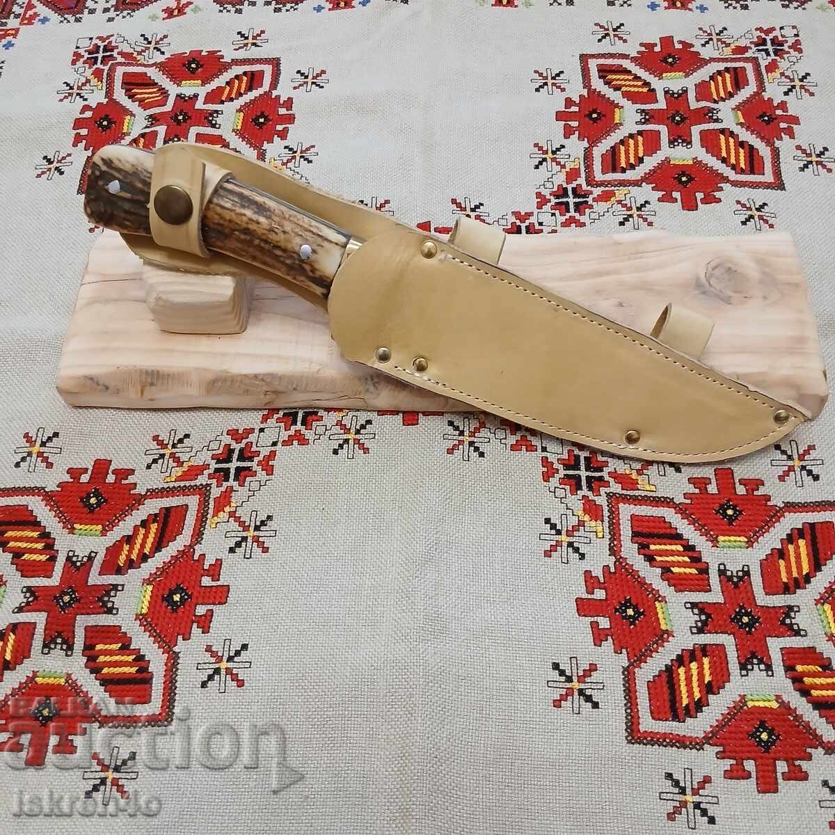 Cuțit de vânătoare cu suport și teacă cu preț € 70.00 | 136.91 BGN