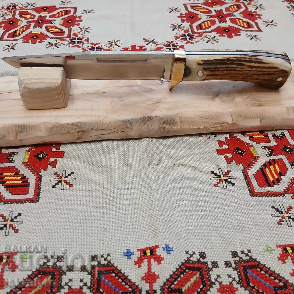 Cuțit de vânătoare cu suport și teacă Cuțit de vânătoare cu suport și teacă