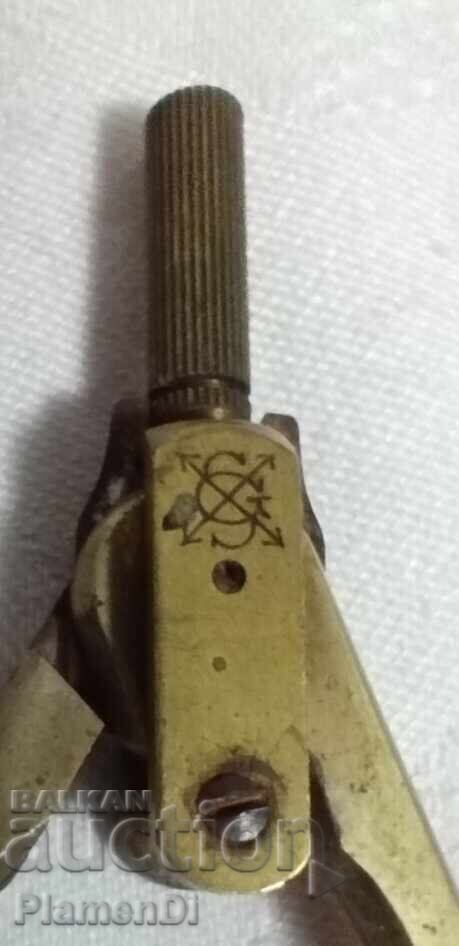 Антикварен пергел Smith & Grosby с цена € 10.00 | 19.56 лв.