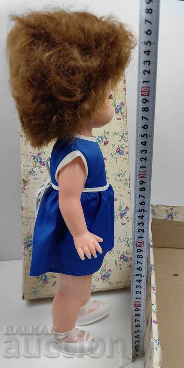 Licitație NEVIANA MARE NEFOLOSITĂ PĂPUȘĂ SOCIALISTĂ JUCĂRIE PENTRU COPII CUTIE Licitație NEVIANA MARE NEFOLOSITĂ PĂPUȘĂ SOCIALISTĂ JUCĂRIE PENTRU COPII CUTIE