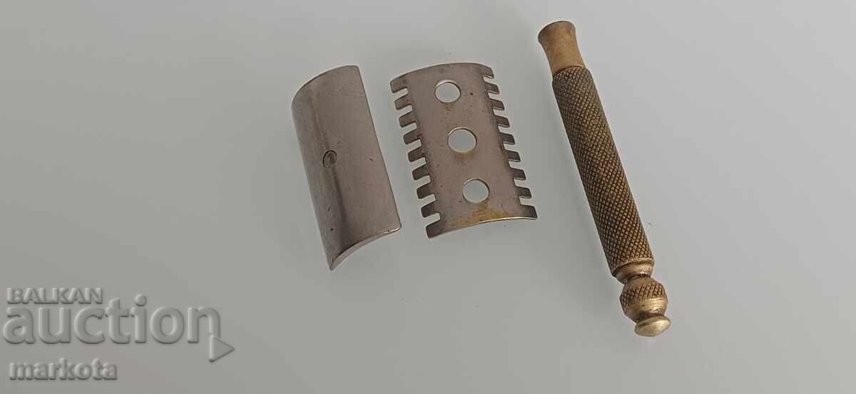 Παλιό μπρούτζινο ξυράφι με τιμή € 10.00 | 19.56 BGN