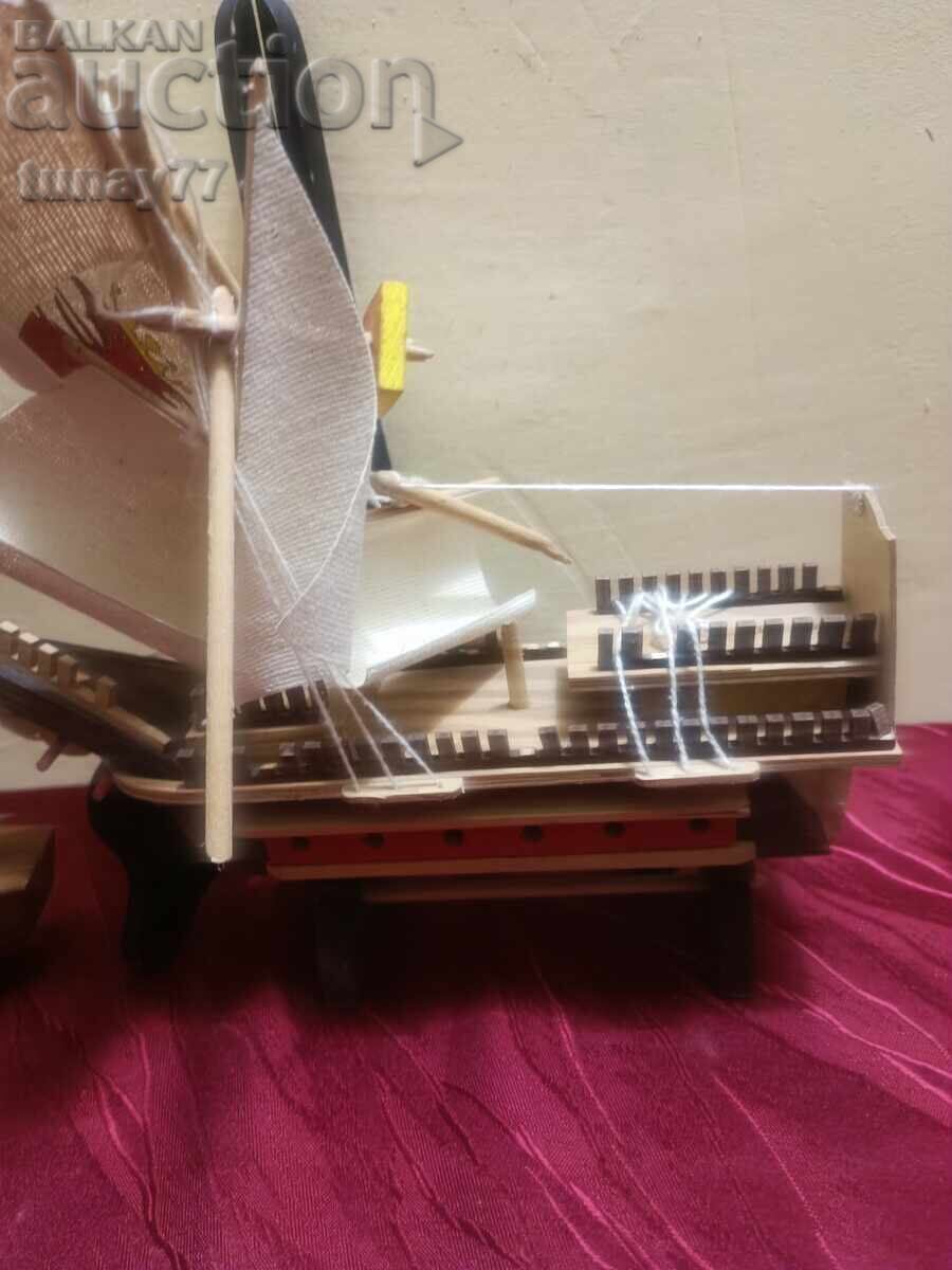 Licitație Lot de corăbii din lemn pentru decorațiuni