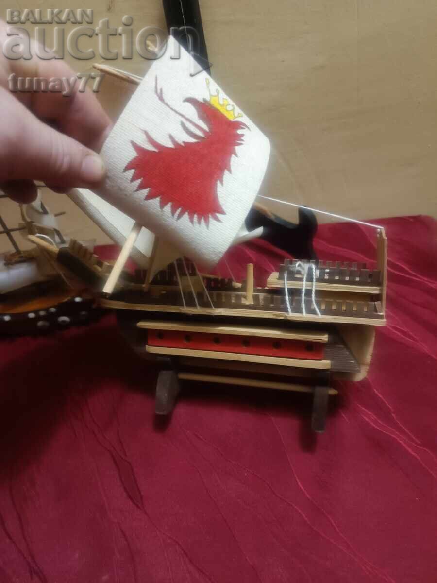 Livrarea Lot de corăbii din lemn pentru decorațiuni