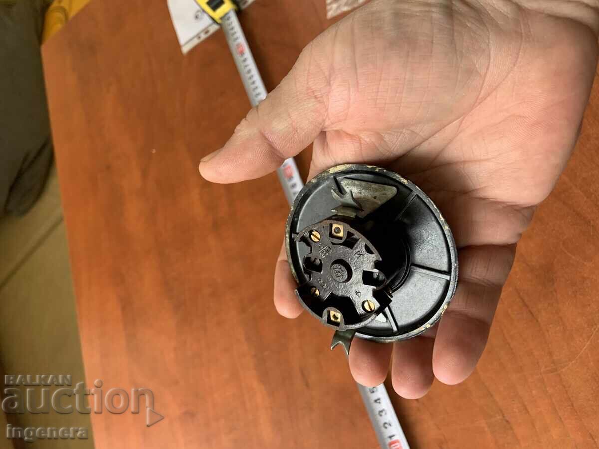 Livrarea CHEIE ELECTRICA RETRO BAKELIT