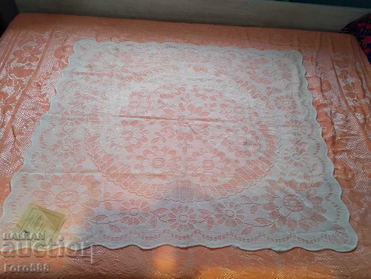 Față de masă dantelă 3 cu preț € 1.25 | 2.44 BGN