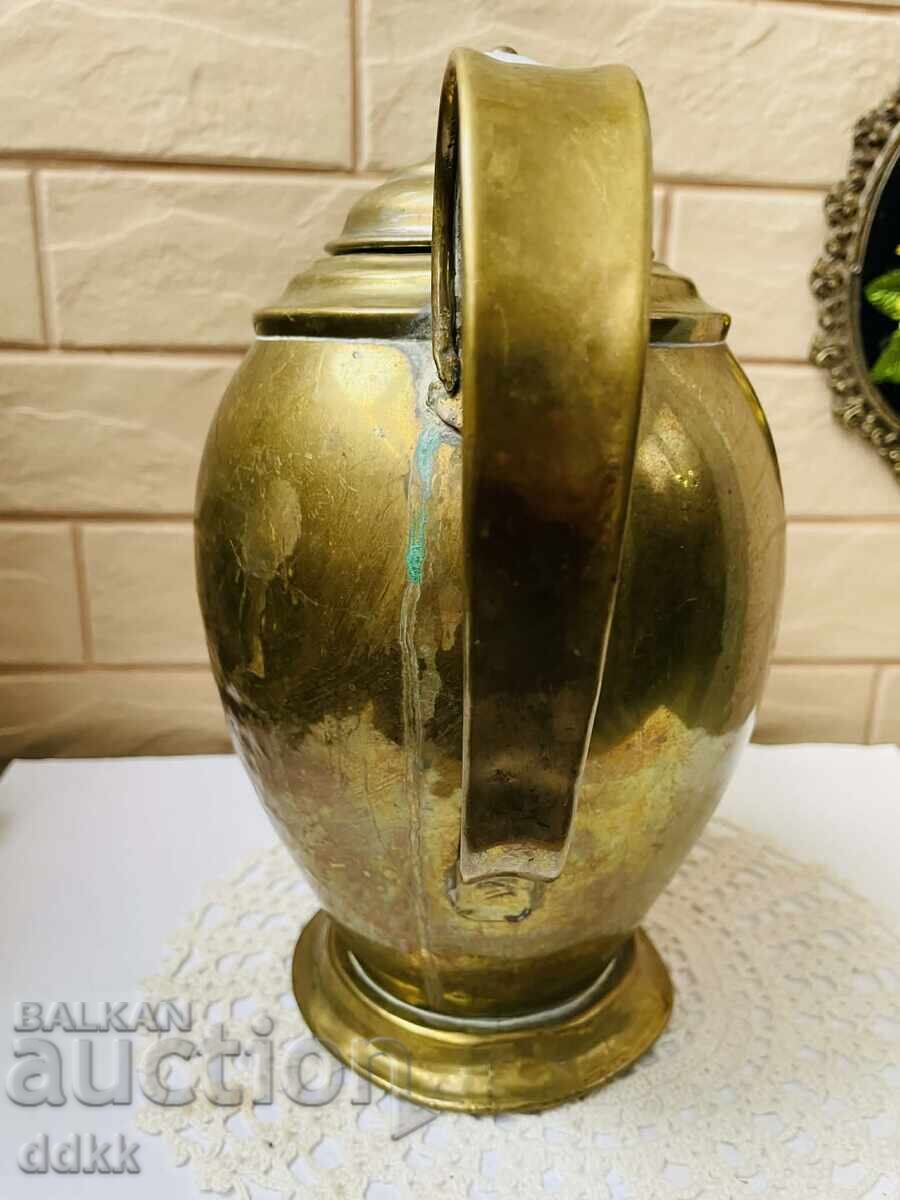 Доставка на Голям месингов чайник от Англия с порцелан на капака