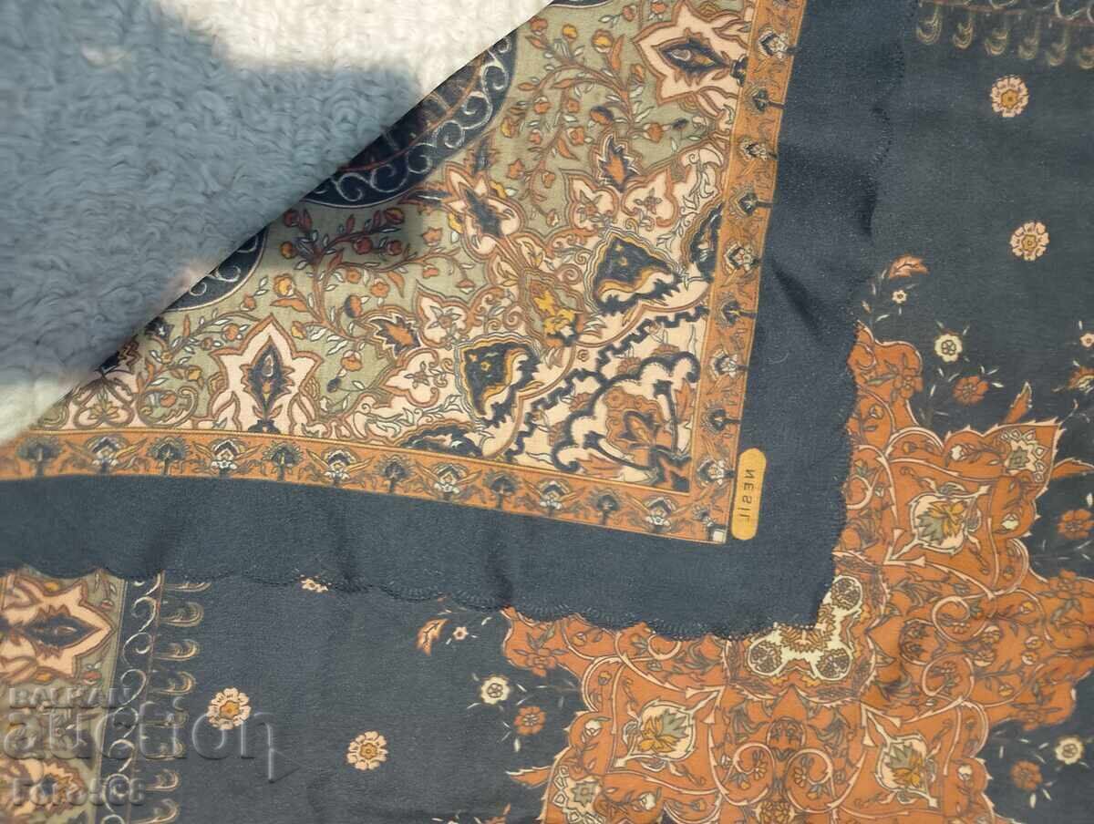 Delivery of Tablecloth