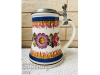 Красива ръчно рисувана керамична халба от Германия