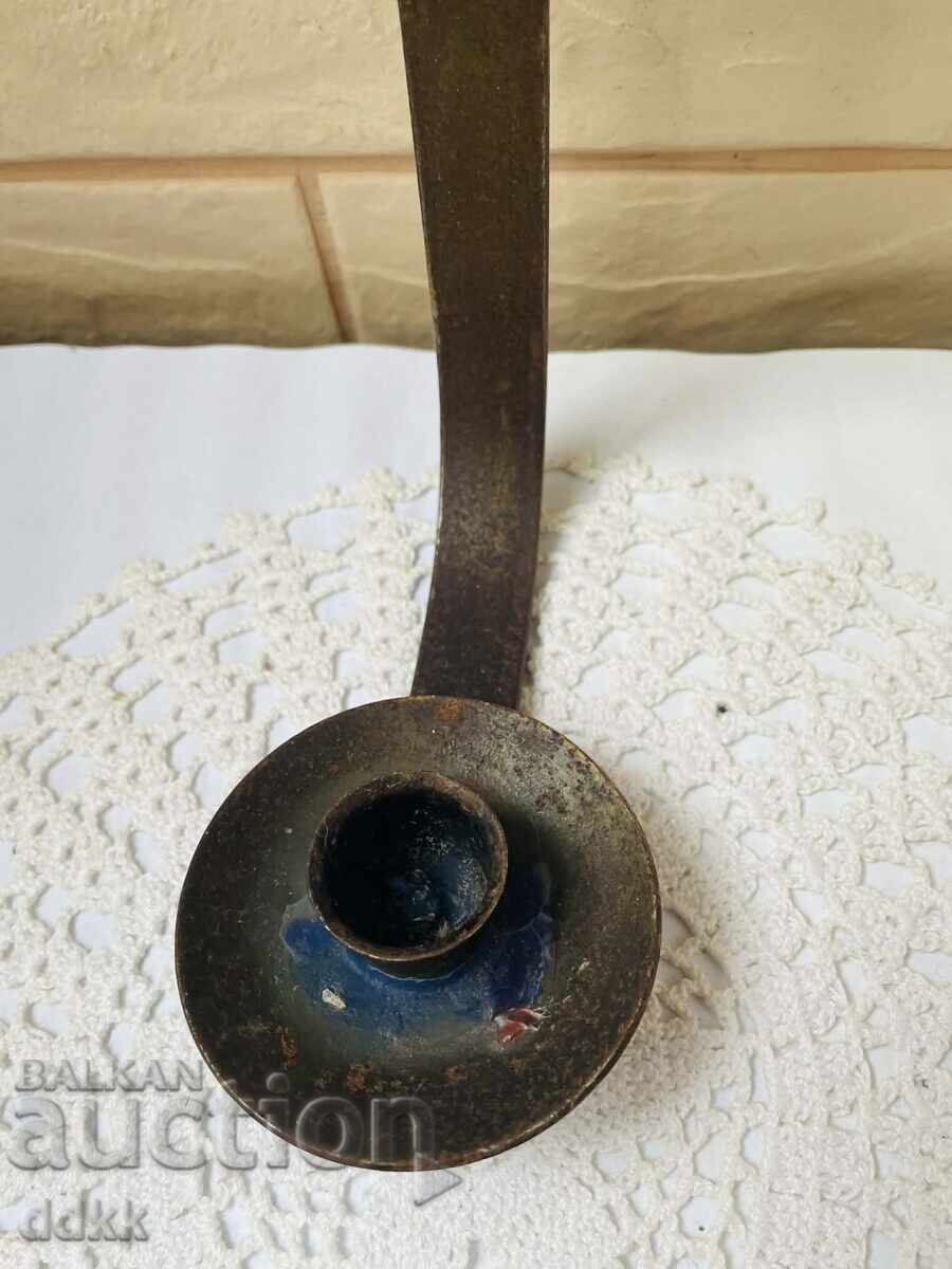 Licitație Frumos sfeșnic mare de perete din fier forjat Licitație Frumos sfeșnic mare de perete din fier forjat