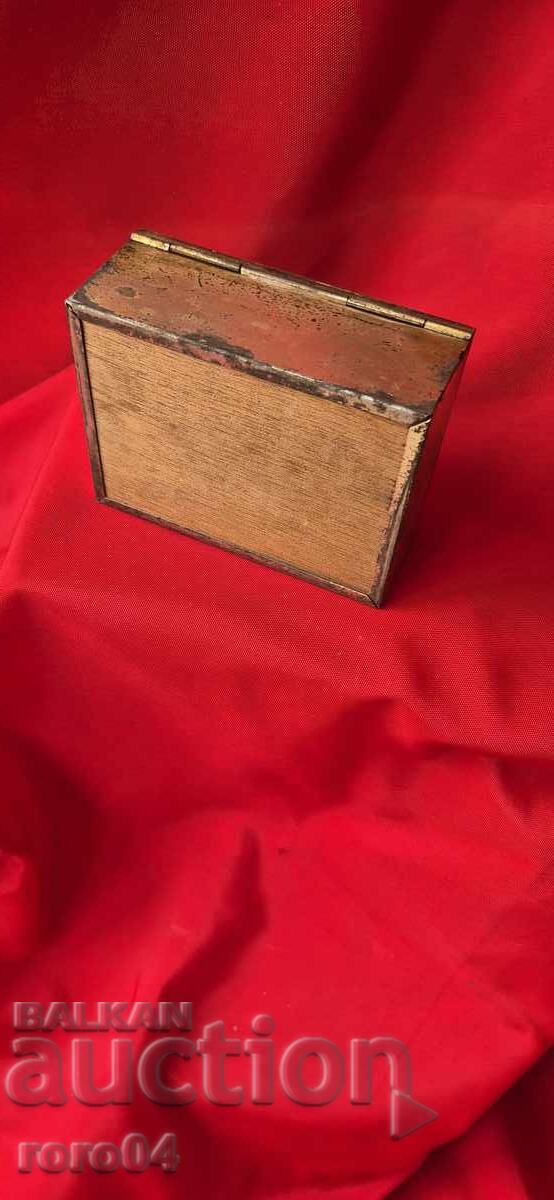 СТАРА ТЕНЕКИЕНА/ДЪРВЕНА КУТИЯ - ЦАРСТВО БЪЛГАРИЯ - 6