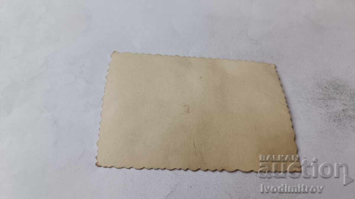 Снимка София Мъж с ретро мотоциклет с рег. № С 2187 с цена € 1.17 | 2.29 лв.