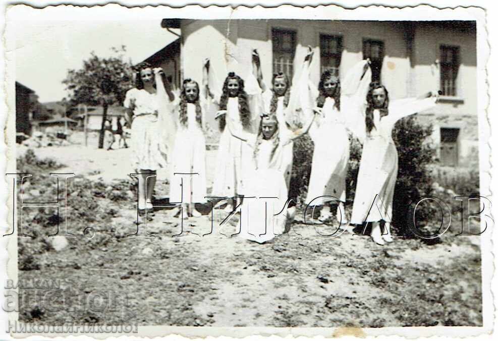 1946 ΜΙΚΡΗ ΠΑΛΙΑ ΦΩΤΟΓΡΑΦΙΑ ΧΩΡΙΟ ΚΑΛΚΟΒΟ ΝΕΕΣ ΝΥΜΦΕΣ ZH161 1946 ΜΙΚΡΗ ΠΑΛΙΑ ΦΩΤΟΓΡΑΦΙΑ ΧΩΡΙΟ ΚΑΛΚΟΒΟ ΝΕΕΣ ΝΥΜΦΕΣ ZH161
