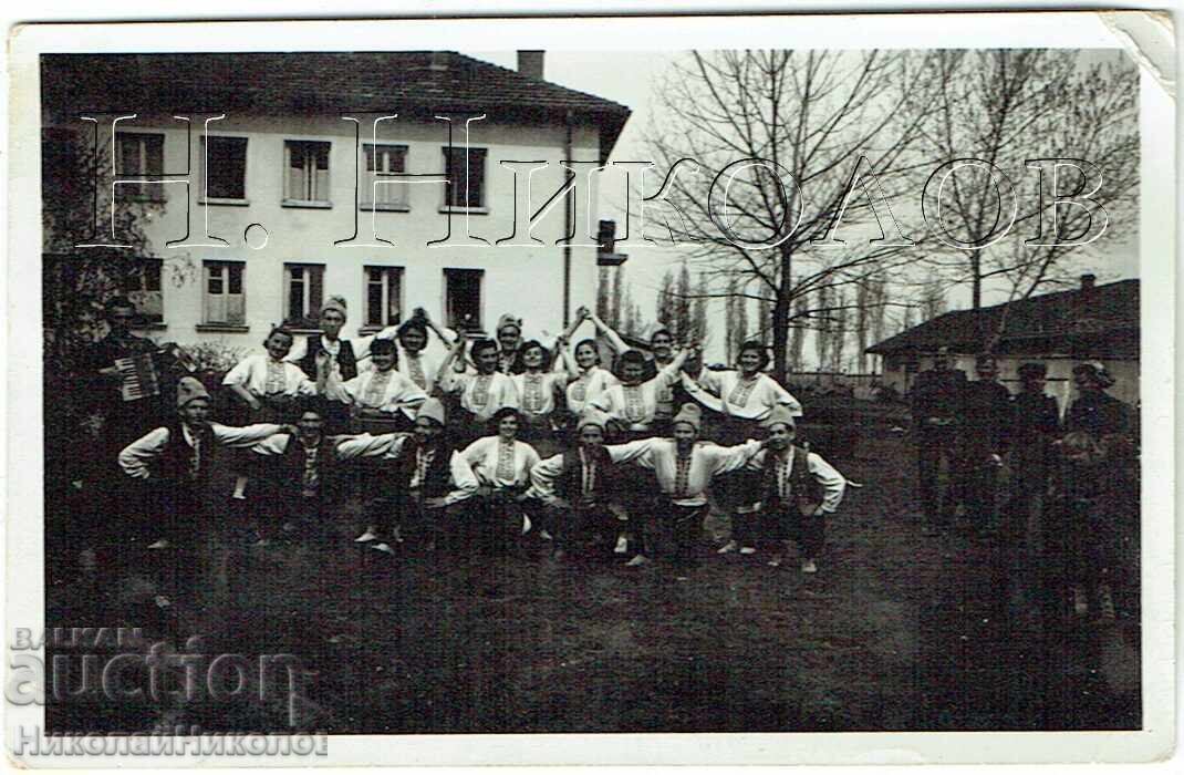 FOTOGRAFIE VECHE MICĂ SATUL CAMENIAC ANSAMBLU FOLCLORIC J163 FOTOGRAFIE VECHE MICĂ SATUL CAMENIAC ANSAMBLU FOLCLORIC J163