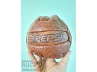 Стара футболна топка - Пепси