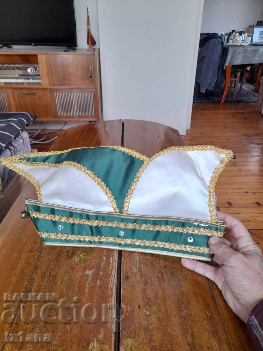 Pălărie etnică veche cu preț € 27.00 | 52.81 BGN