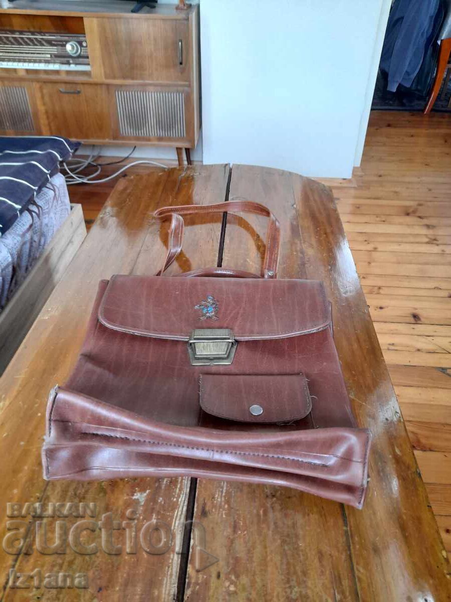 Стара ученическа чанта