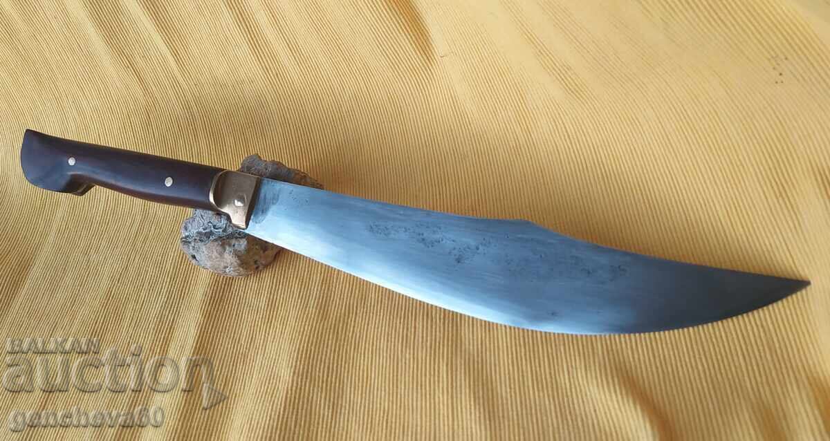 Cuțit mare karakulak cu preț € 150.00 | 293.37 BGN