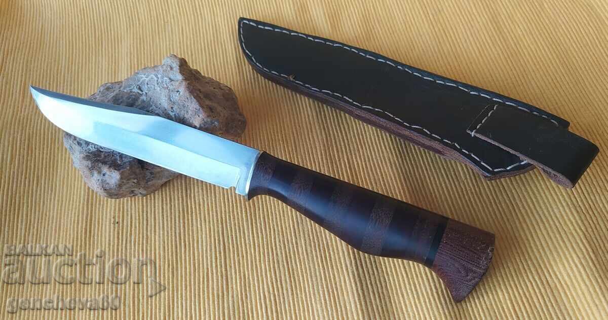 Υπέροχο κυνηγετικό μαχαίρι με θήκη