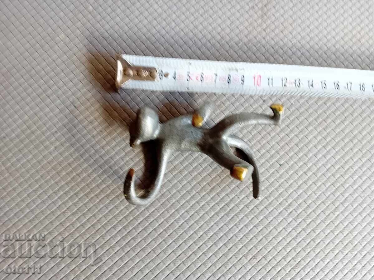 Licitație FIGURĂ DE BRONZ RUSĂ, MAIMUȚĂ, SUPORT PENTRU SOLNIȚĂ