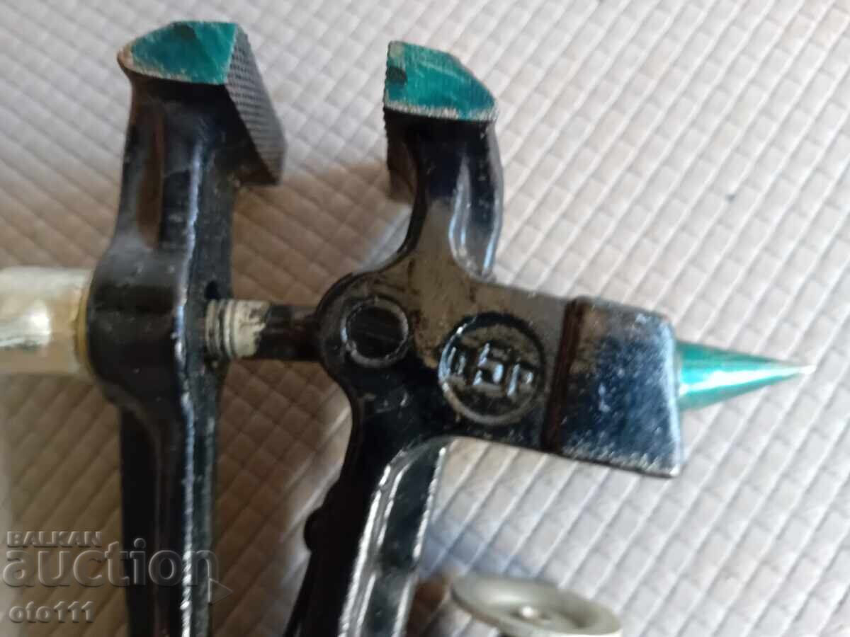 Licitație Menghină veche de ceasornicarie rusească