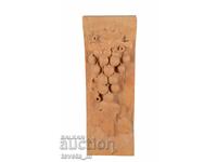 Βαθύ ξυλόγλυπτο με μοτίβα σταφυλιών και φύλλων