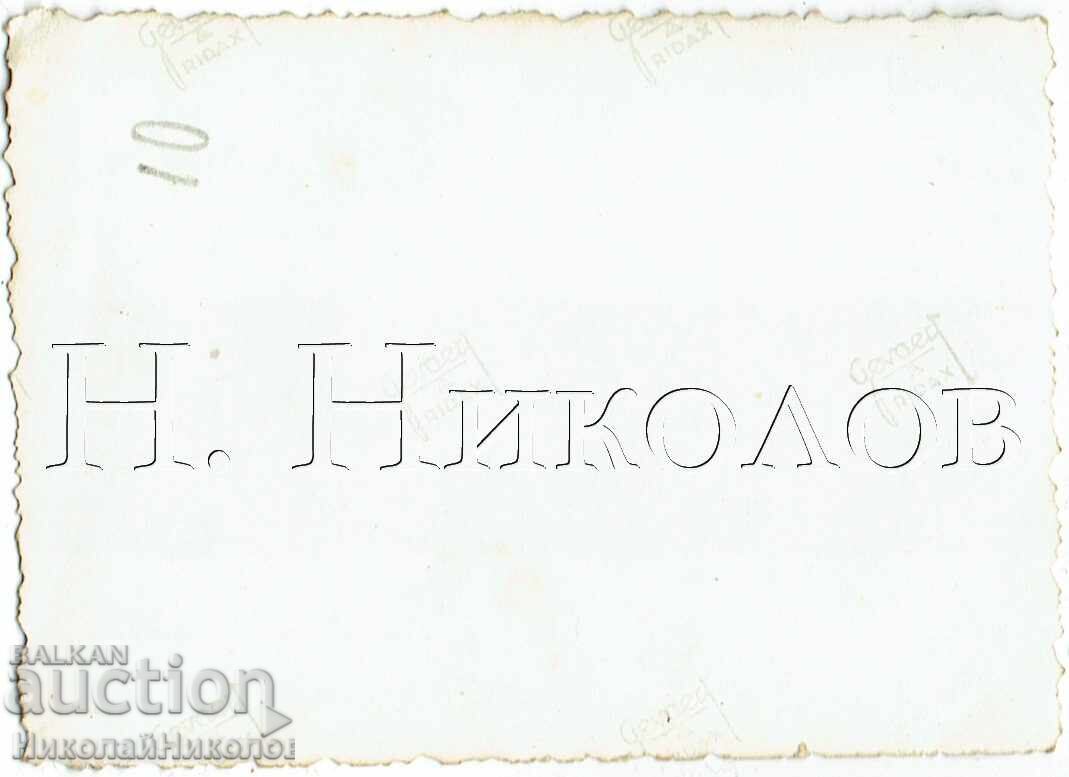 ΜΙΚΡΗ ΠΑΛΙΑ ΦΩΤΟΓΡΑΦΙΑ ΜΑΘΗΤΩΝ ΓΥΜΝΑΣΙΟΥ ΚΟΝΤΑ ΣΤΟΝ ΣΙΔΗΡΟΔΡΟΜΙΚΟ ΣΤΑΘΜΟ ZH169 με τιμή € 1.00 | 1.96 BGN