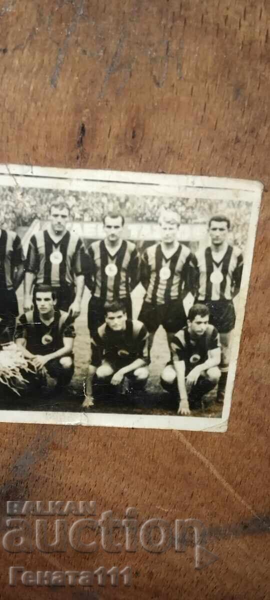 Livrarea Fotografie cu echipa de fotbal Lokomotiv Sofia