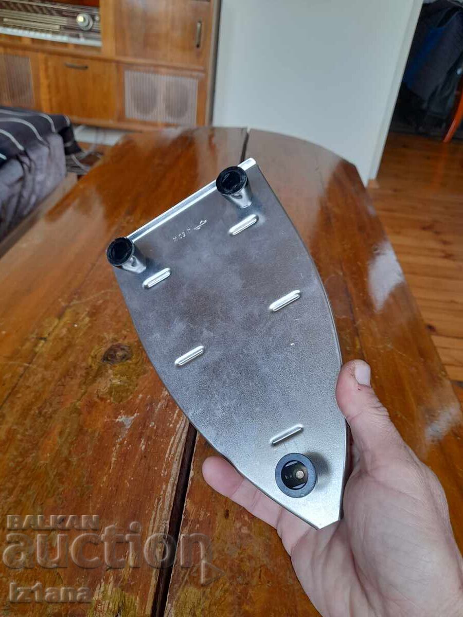 Delivery of Old iron stand