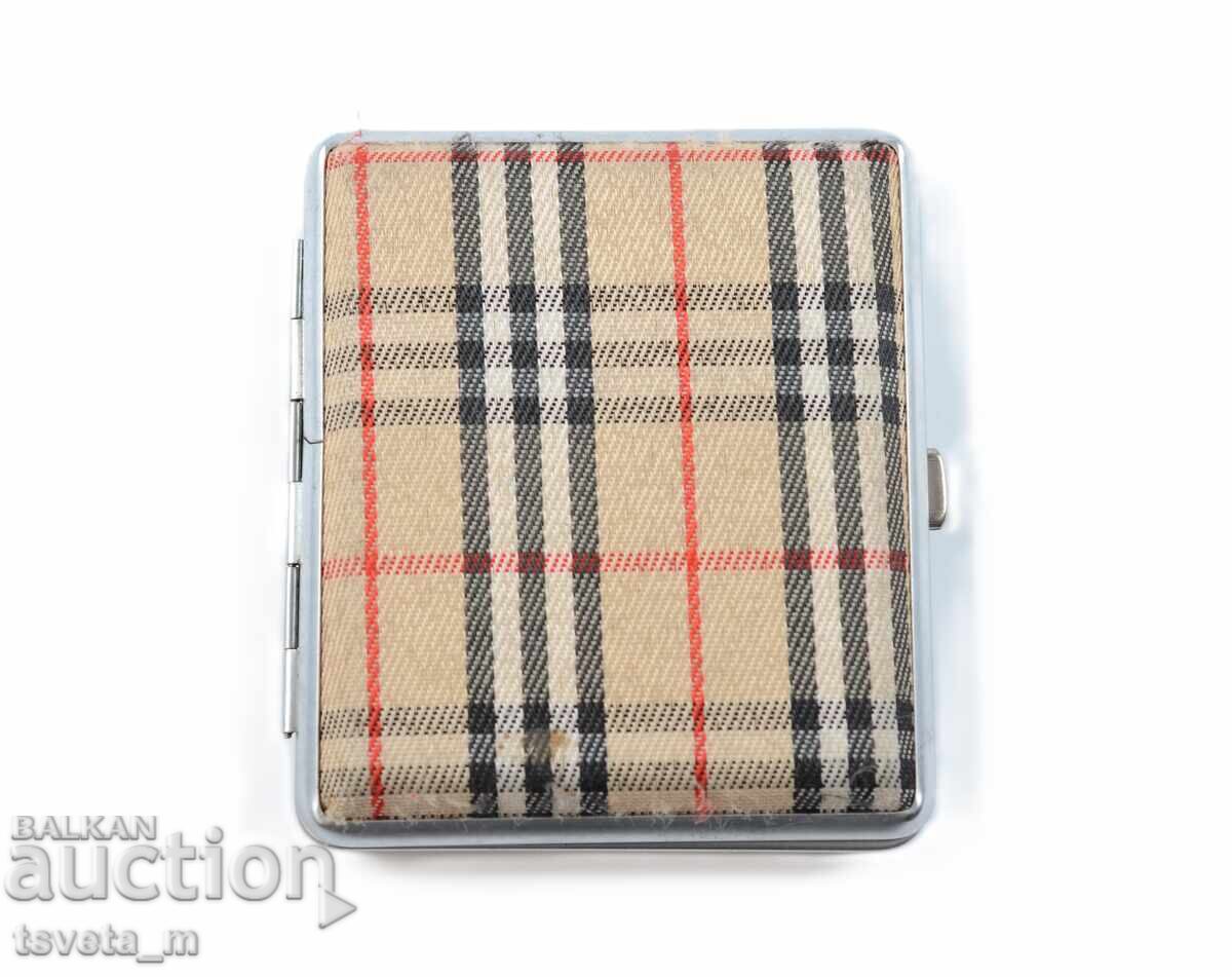 Tabacheră pentru țigări pătrată