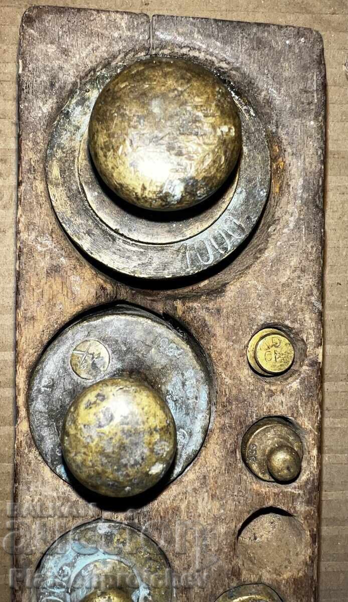 Σπάνιες χάλκινες βασιλικές ζυγαριές Σόφια για ζύγισμα ζυγού με τιμή € 29.00 | 56.72 BGN Σπάνιες χάλκινες βασιλικές ζυγαριές Σόφια για ζύγισμα ζυγού με τιμή € 29.00 | 56.72 BGN