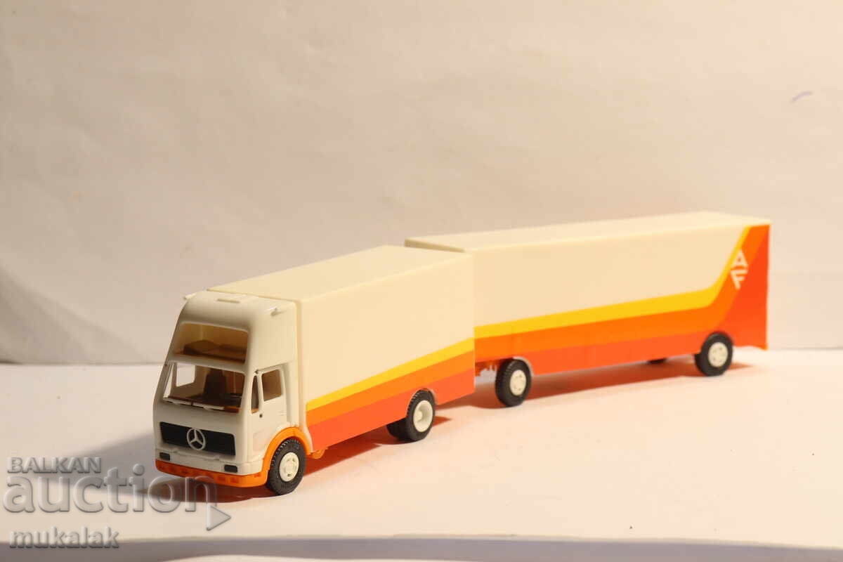 HERPA 1:87 H0 MERCEDES BENZ TIR CAMION MODEL cu preț € 5.00 | 9.78 BGN HERPA 1:87 H0 MERCEDES BENZ TIR CAMION MODEL cu preț € 5.00 | 9.78 BGN