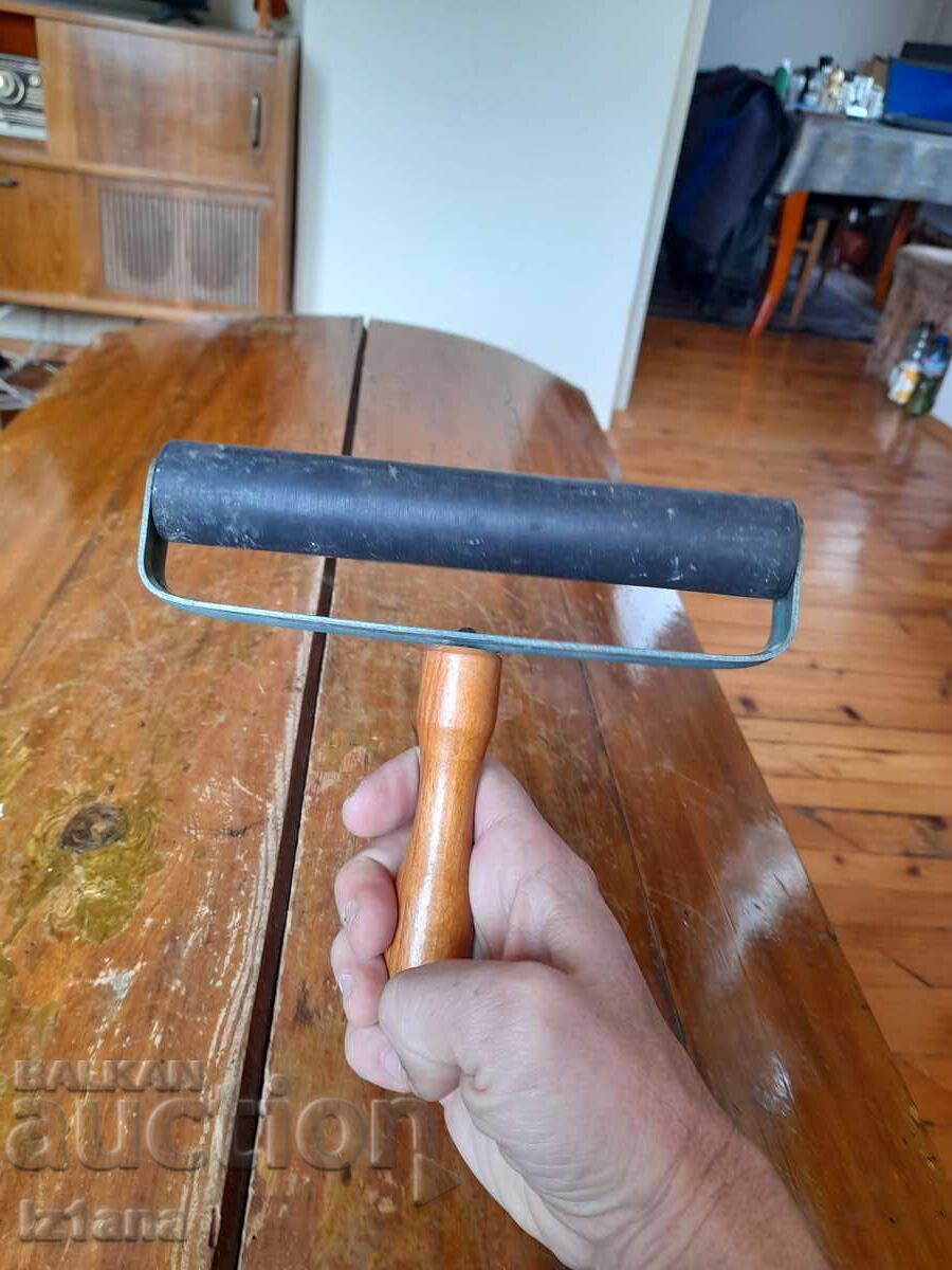 Văltor vechi pentru lipit cu preț € 16.00 | 31.29 BGN Văltor vechi pentru lipit cu preț € 16.00 | 31.29 BGN