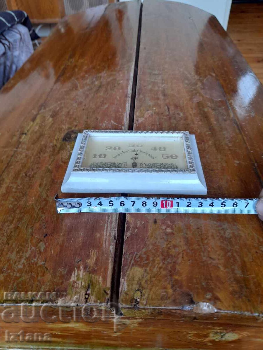 Стар сувенирен термометър Ленинград с цена € 11.00 | 21.51 лв.