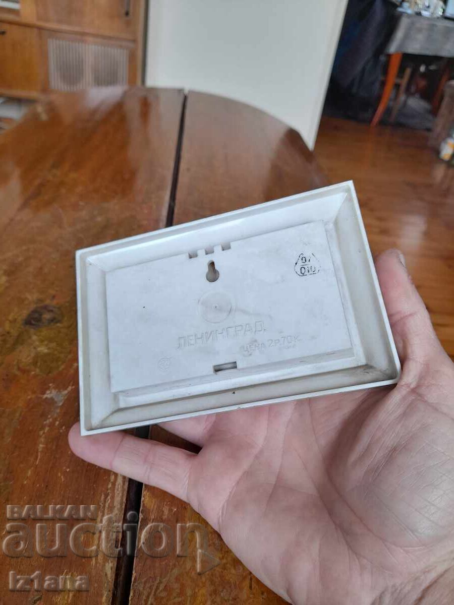 Доставка на Стар сувенирен термометър Ленинград