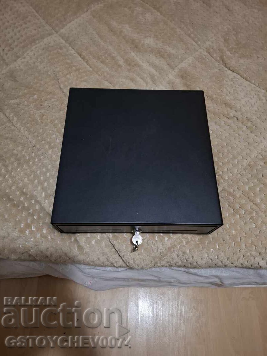 Vând casetă de sertar pentru magazin