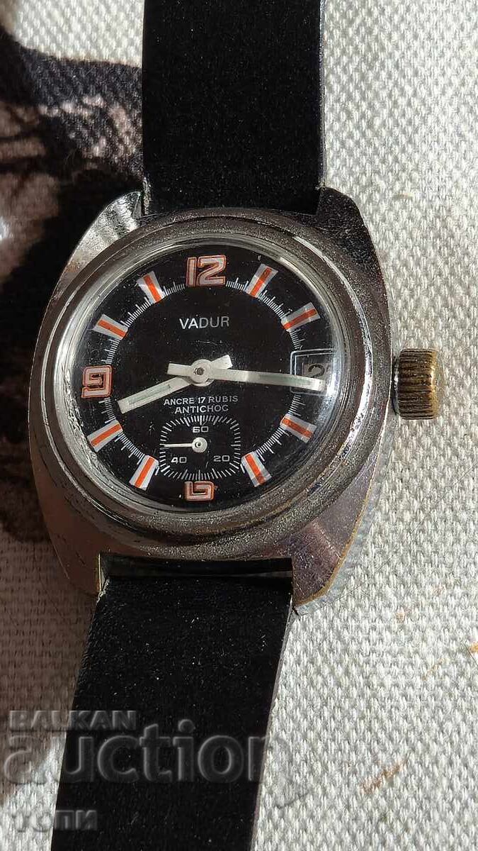 Licitație VADUR SWISS MADE RARĂ FUNCȚIONEAZĂ FĂRĂ GARANȚIE