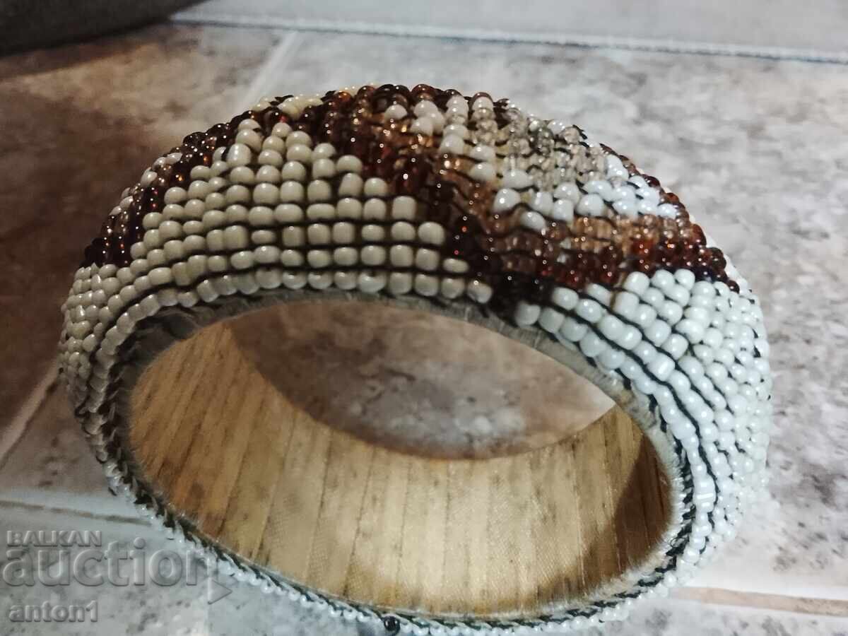 Гривна-стъклени маниста - 6