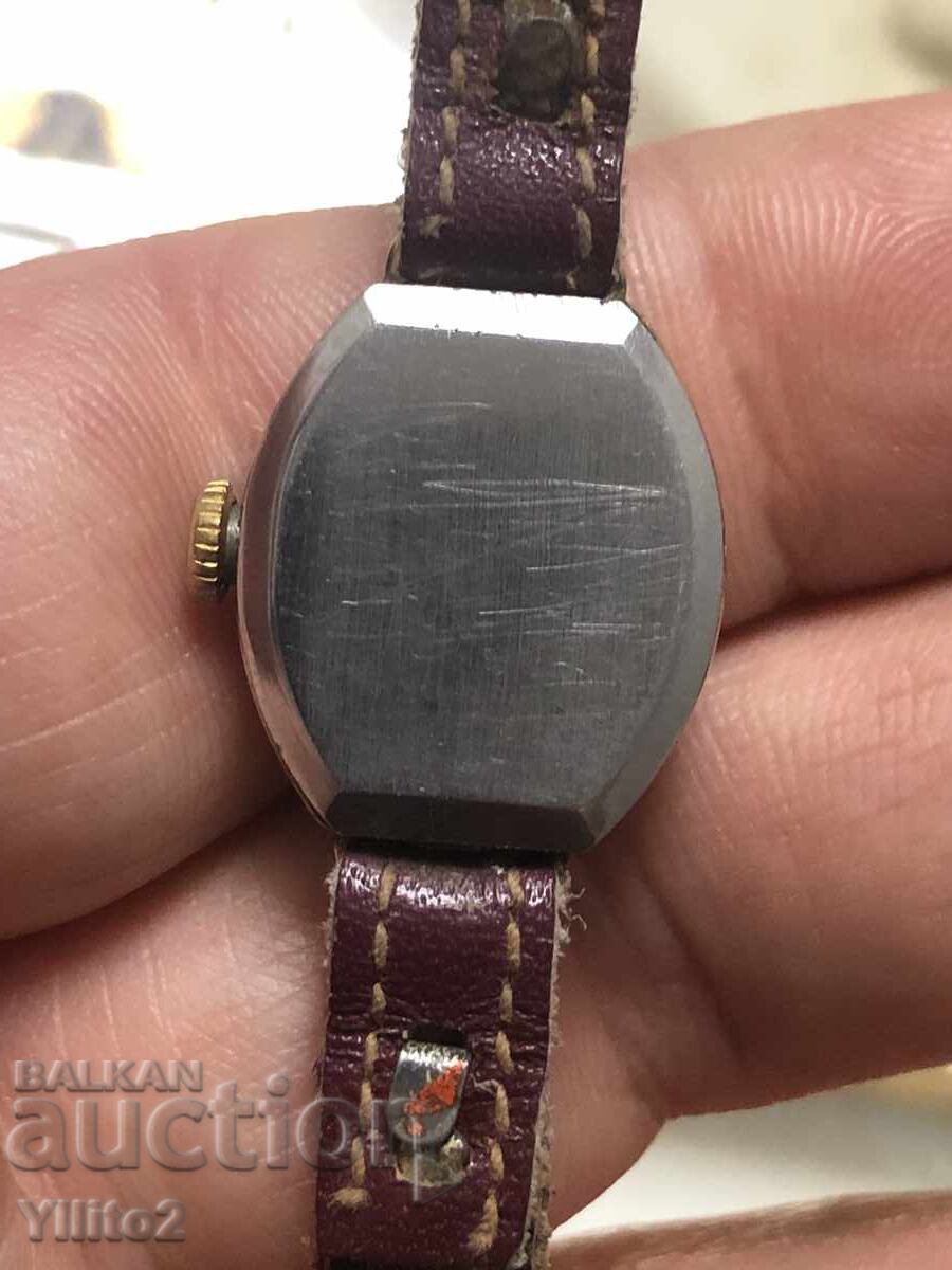 Livrarea Urmărește Luch