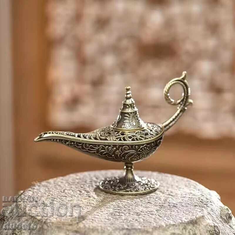 Lampă antică arabă pentru tămâie, metalică, aromatizantă, 11,8x7 cu preț € 16.00 | 31.29 BGN