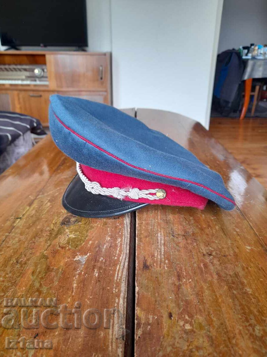 Livrarea Șapcă veche de milițian Livrarea Șapcă veche de milițian