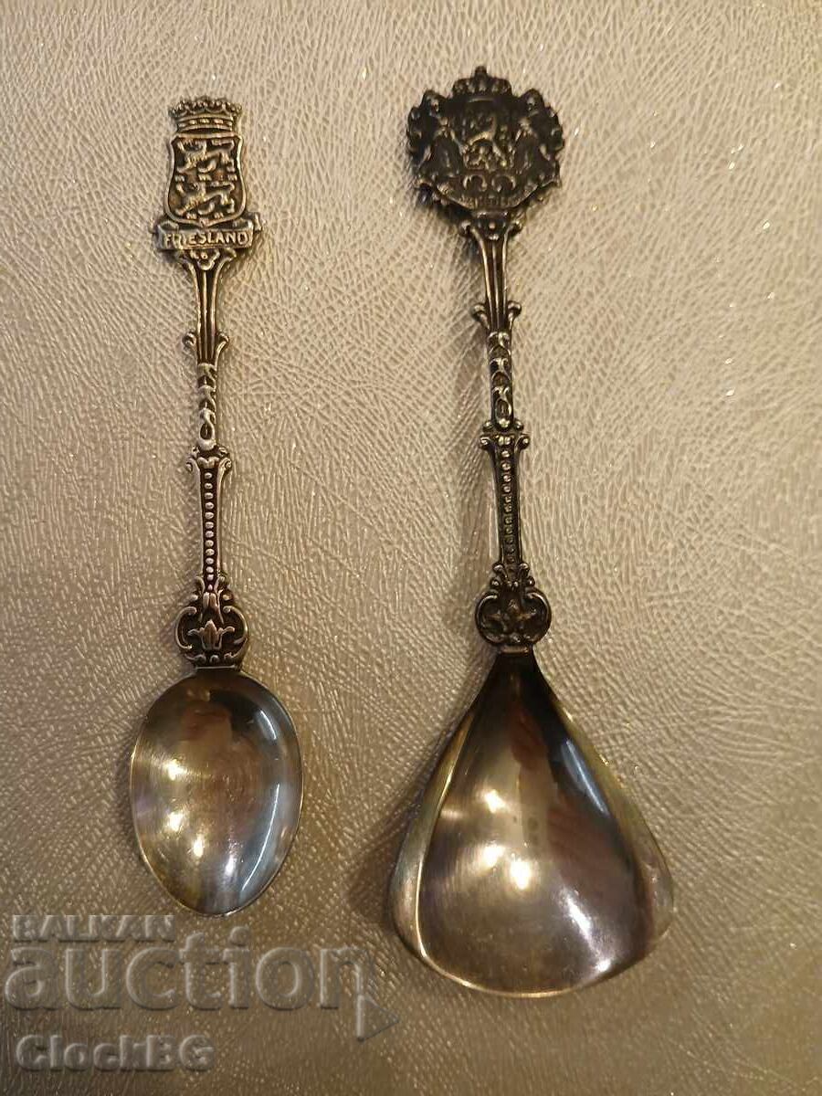LOT DE LINGURI SUVENIR VINTAGE (Olanda) cu preț € 19.00 | 37.16 BGN LOT DE LINGURI SUVENIR VINTAGE (Olanda) cu preț € 19.00 | 37.16 BGN