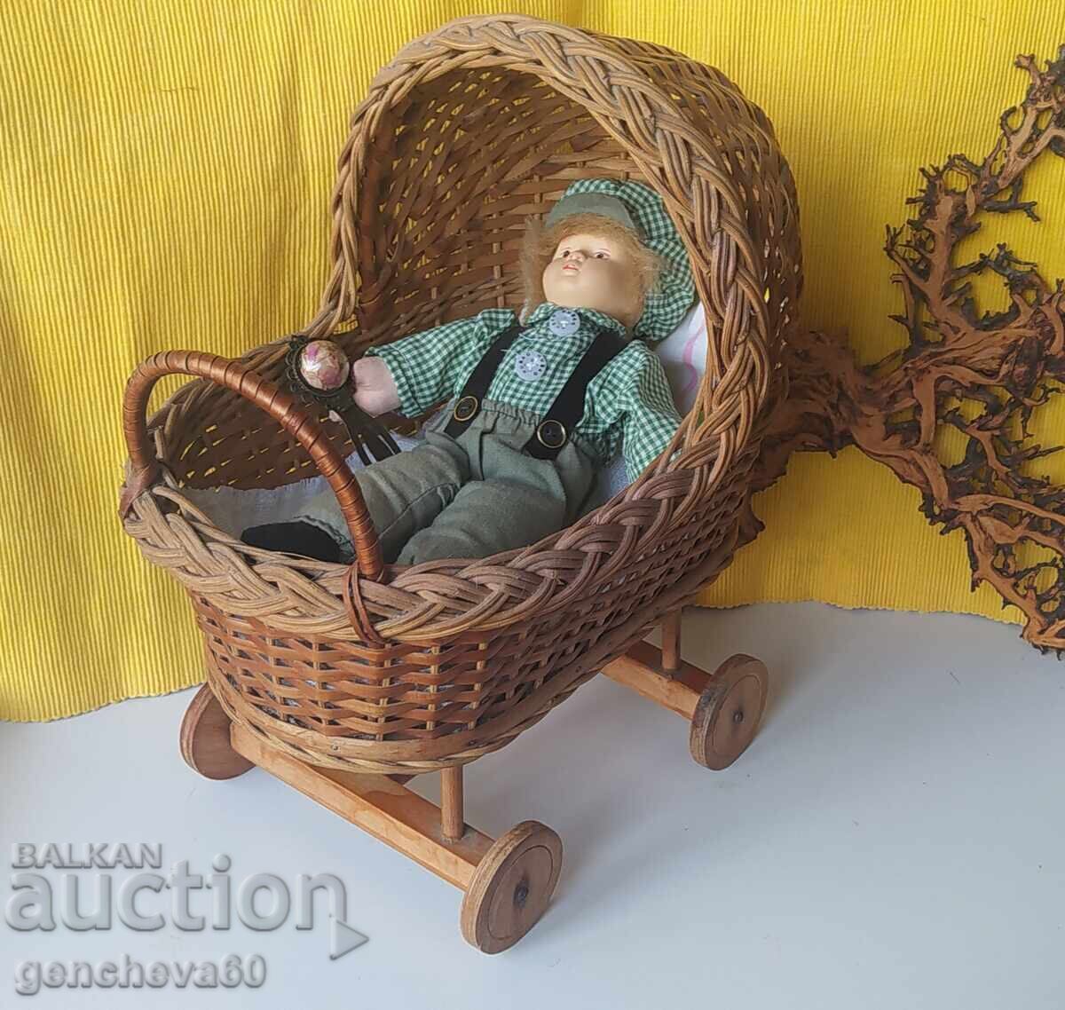 Mare cărucior ANTIC rar din răchită cu păpușă - 7