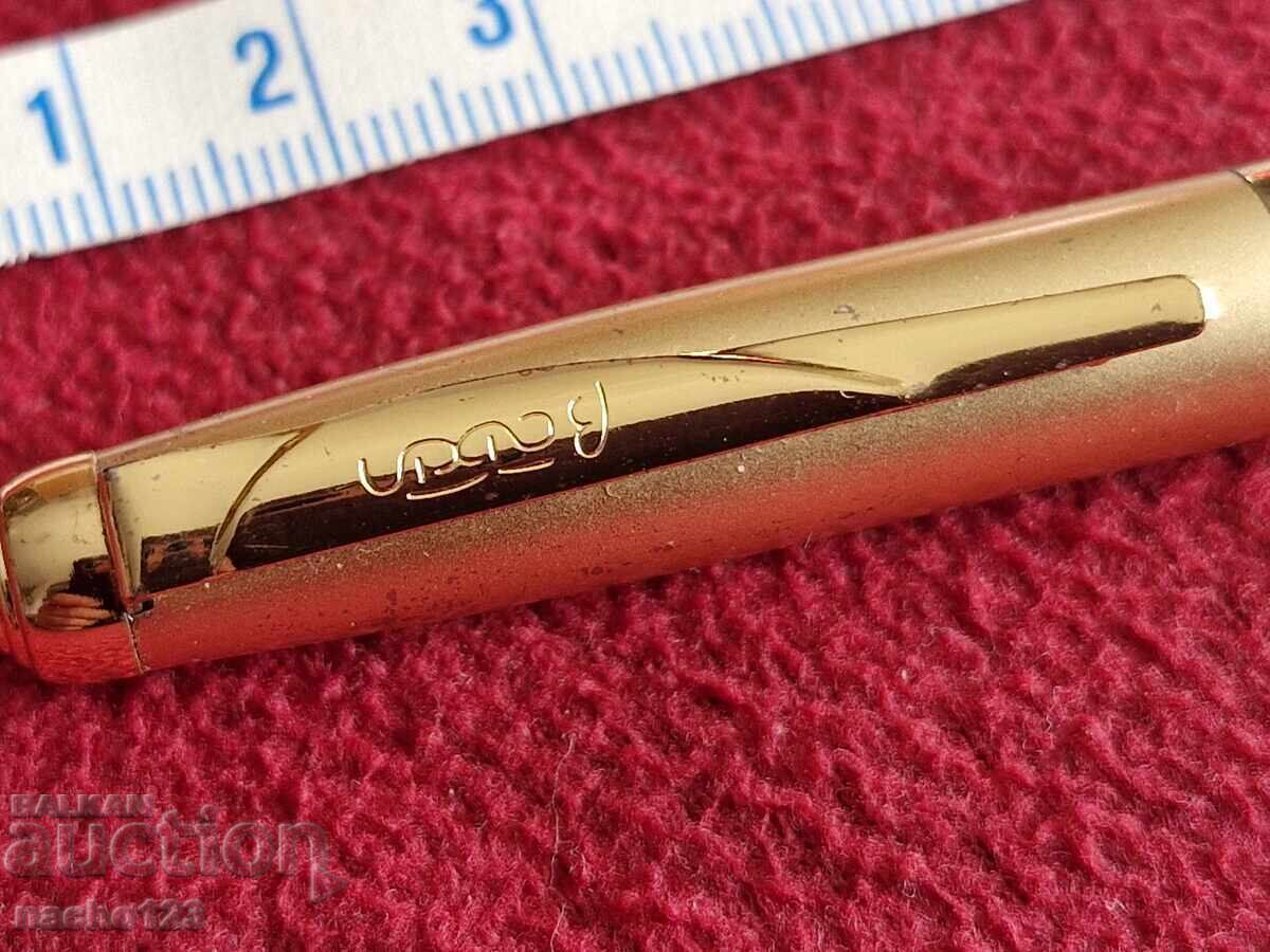 stilou vechi aurit cu preț € 8.00 | 15.65 BGN