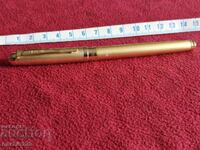 stilou vechi aurit